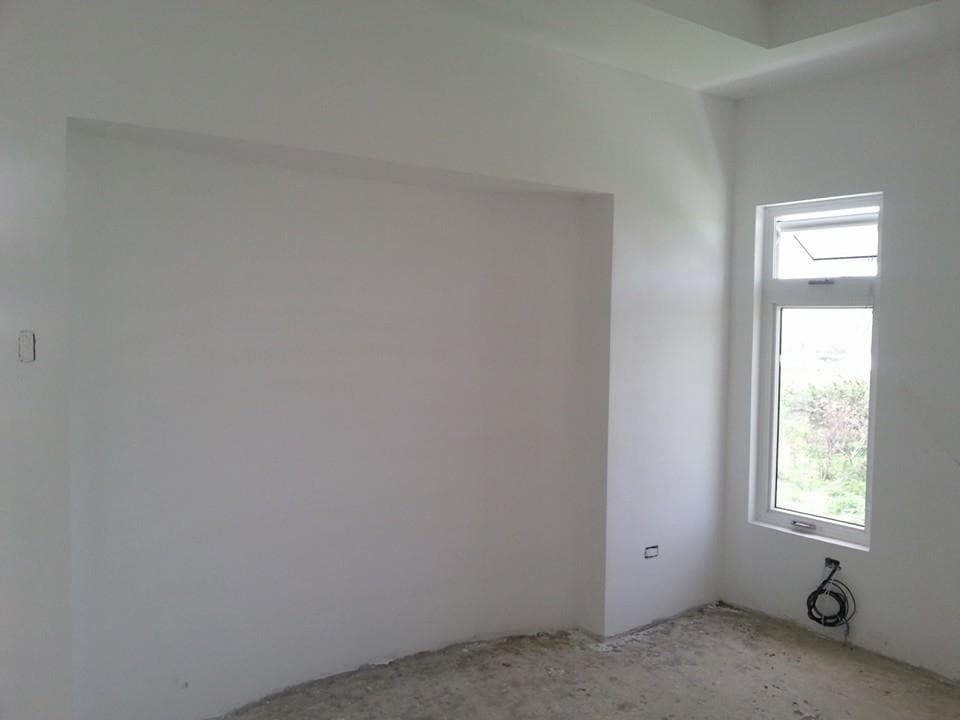 Empty interior room shell awaiting finishes
